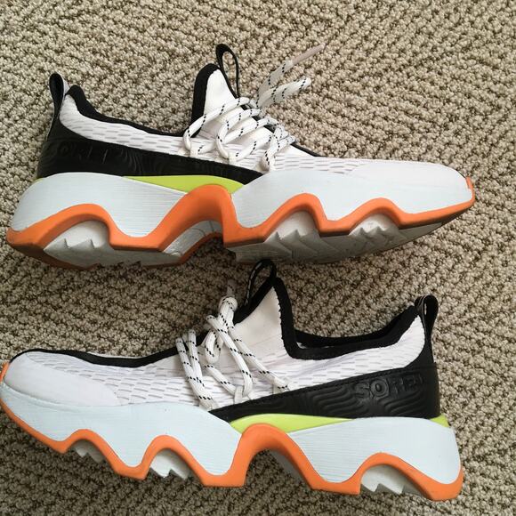 Nearly New Sorel Kinetic Impact II Lace Sneaker - Women's 8.5 - Picture 4 of 12